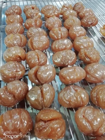 Marrons glacés faits maison à la chocolaterie à Bandol